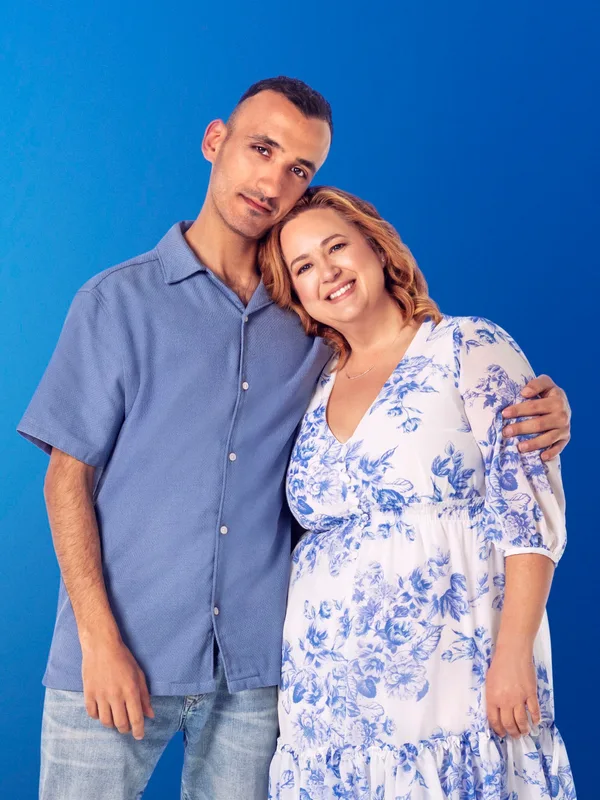 Laura & Birkan, official TLC cast portrait